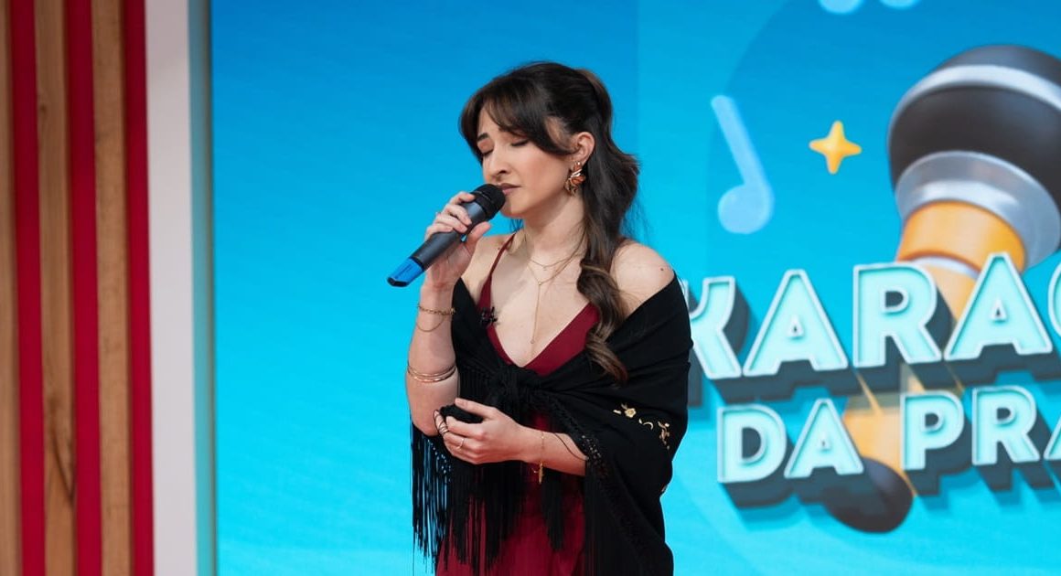 Jovem cantora de Viana ganha concurso “Karaoke na Praça” da RTP